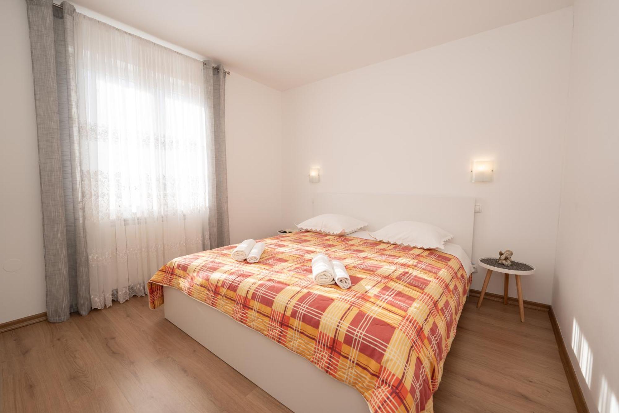 Apartments Biserka Novalja Room photo