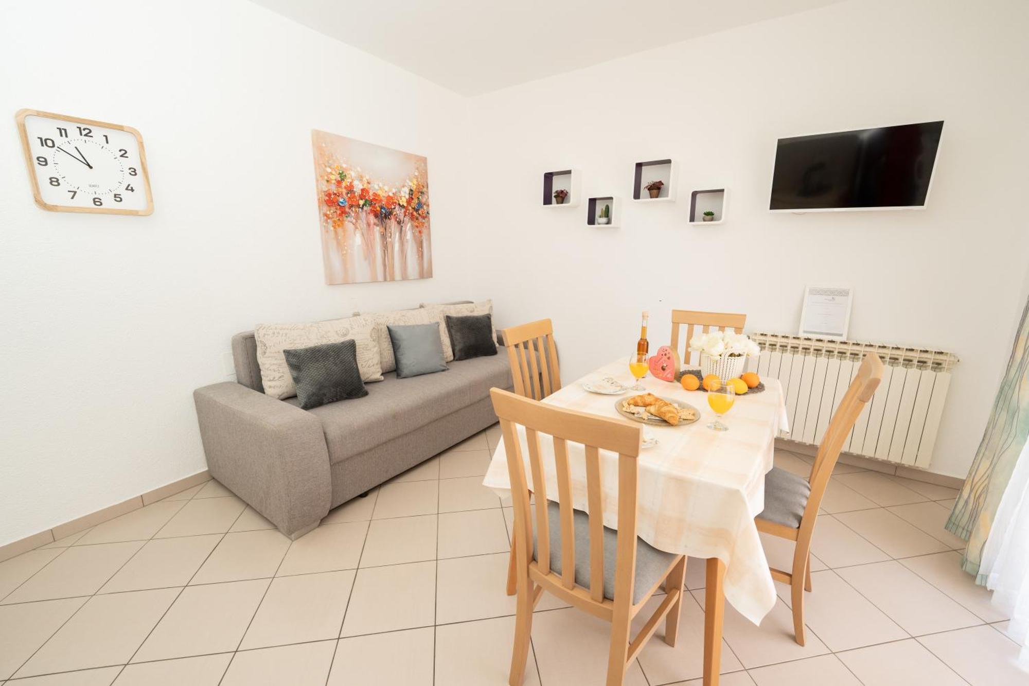 Apartments Biserka Novalja Room photo