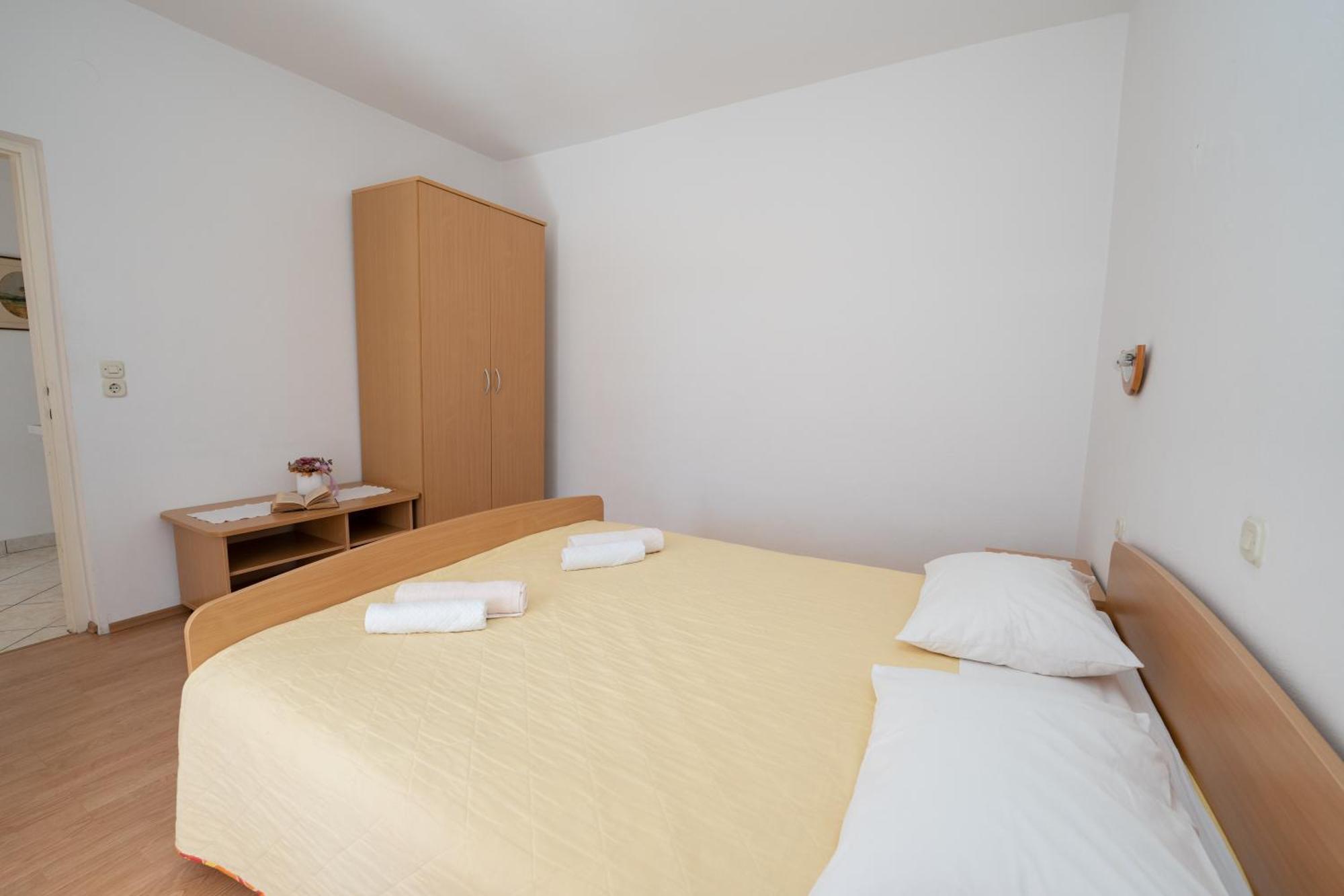 Apartments Biserka Novalja Room photo
